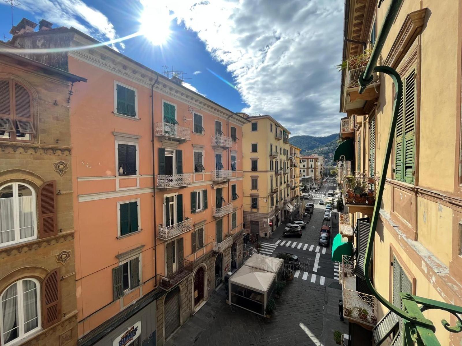 Centrale Ampio Appartamento 5 Minuti Stazione Cinque Terre ラ・スペツィア エクステリア 写真